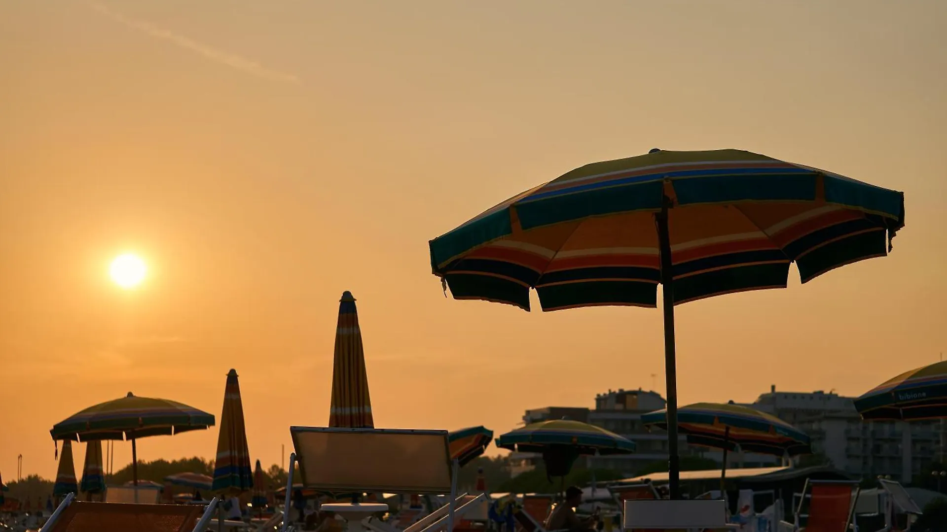 Beachside Flat With Large Balcony - Beahost Bibione Appartement