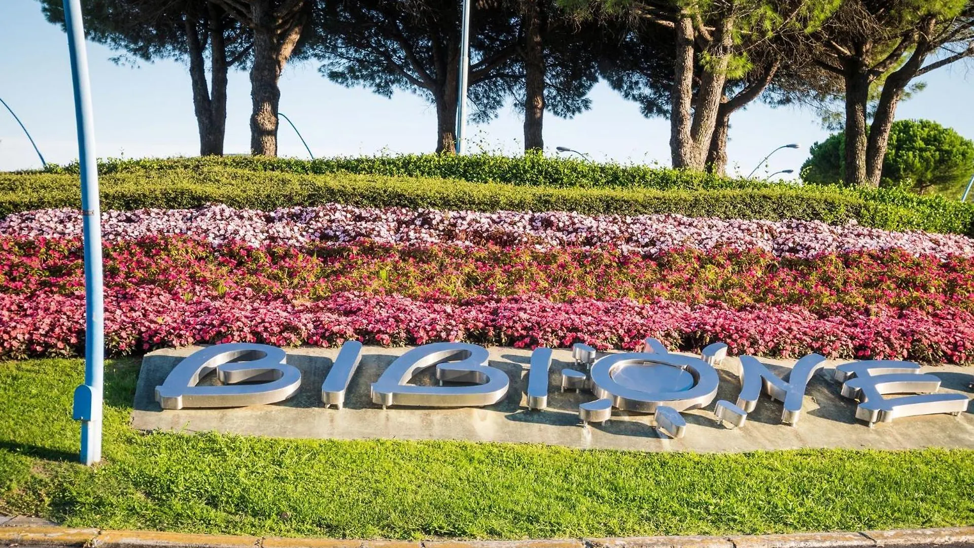Beachside Flat With Large Balcony - Beahost Bibione Apartamento
